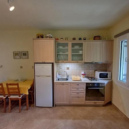 Ktima Pyroessa Apartments - Yellow Apartment Thanos 외부 사진